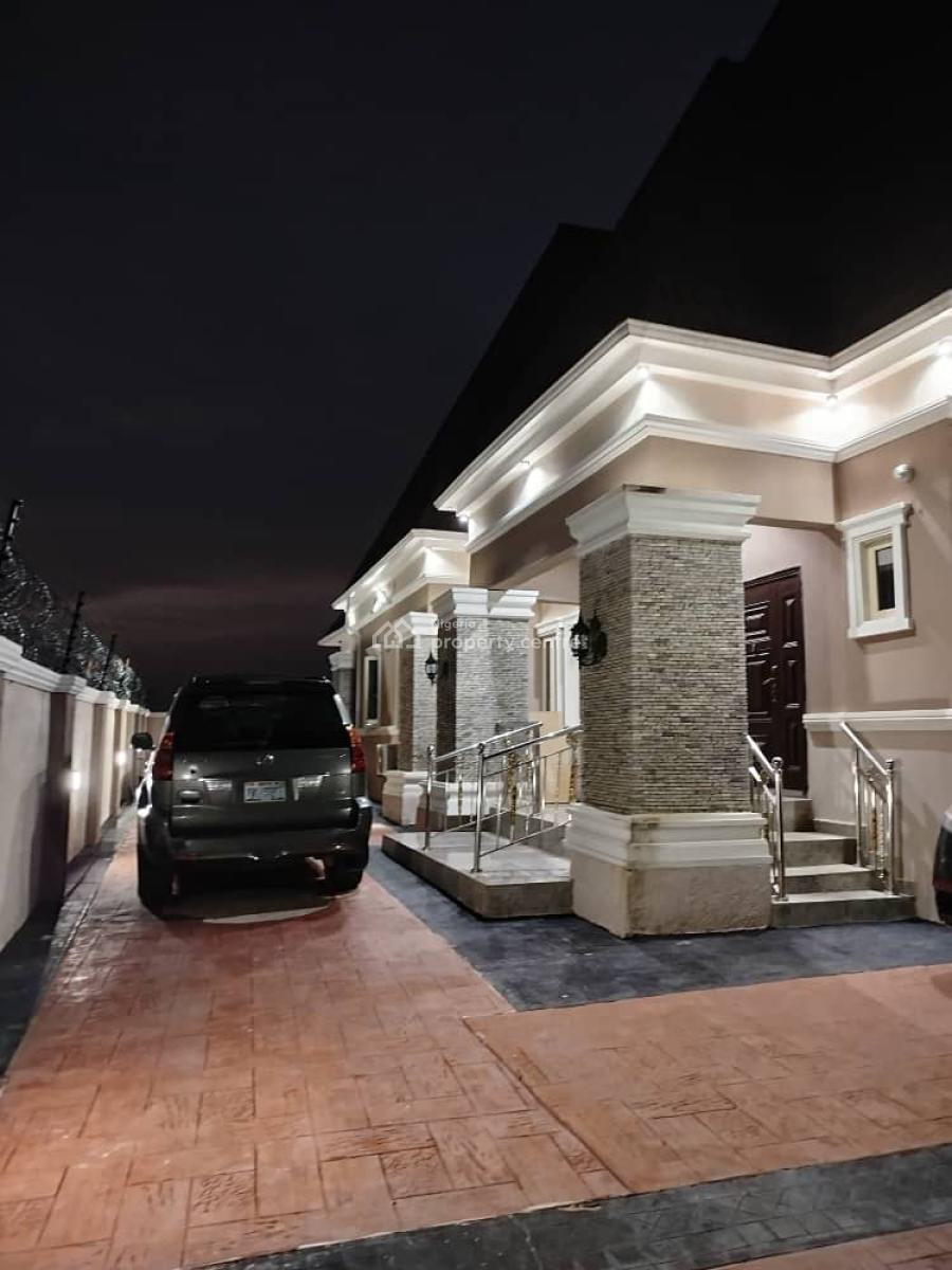 5 Bedroom Bungalow Pent House: ( 3 Bedroom Down Stairs, 2 Bedroom Up S, Efab Estate Gwarimpa, Gwarinpa, Abuja, Detached Bungalow for Sale