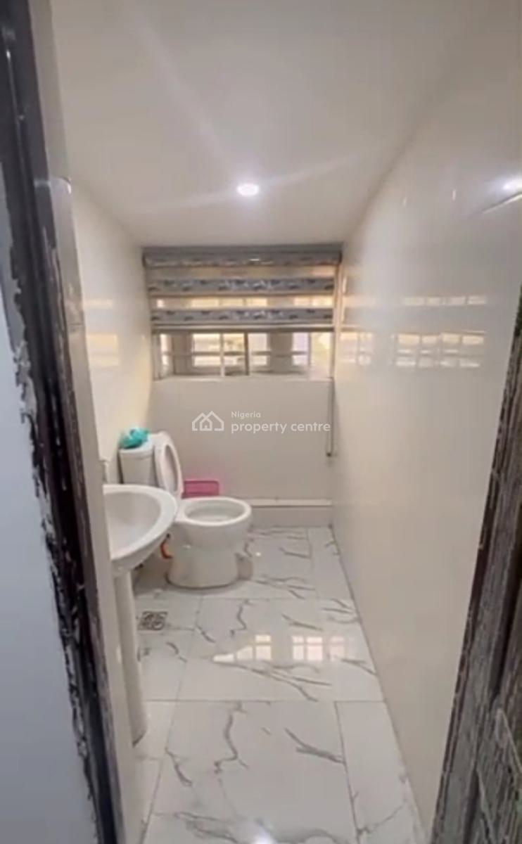 Magnificently Furnished  2 Bedroom Penthouse Apartment {video}, Ologolo, Lekki, Lagos, Flat / Apartment for Rent