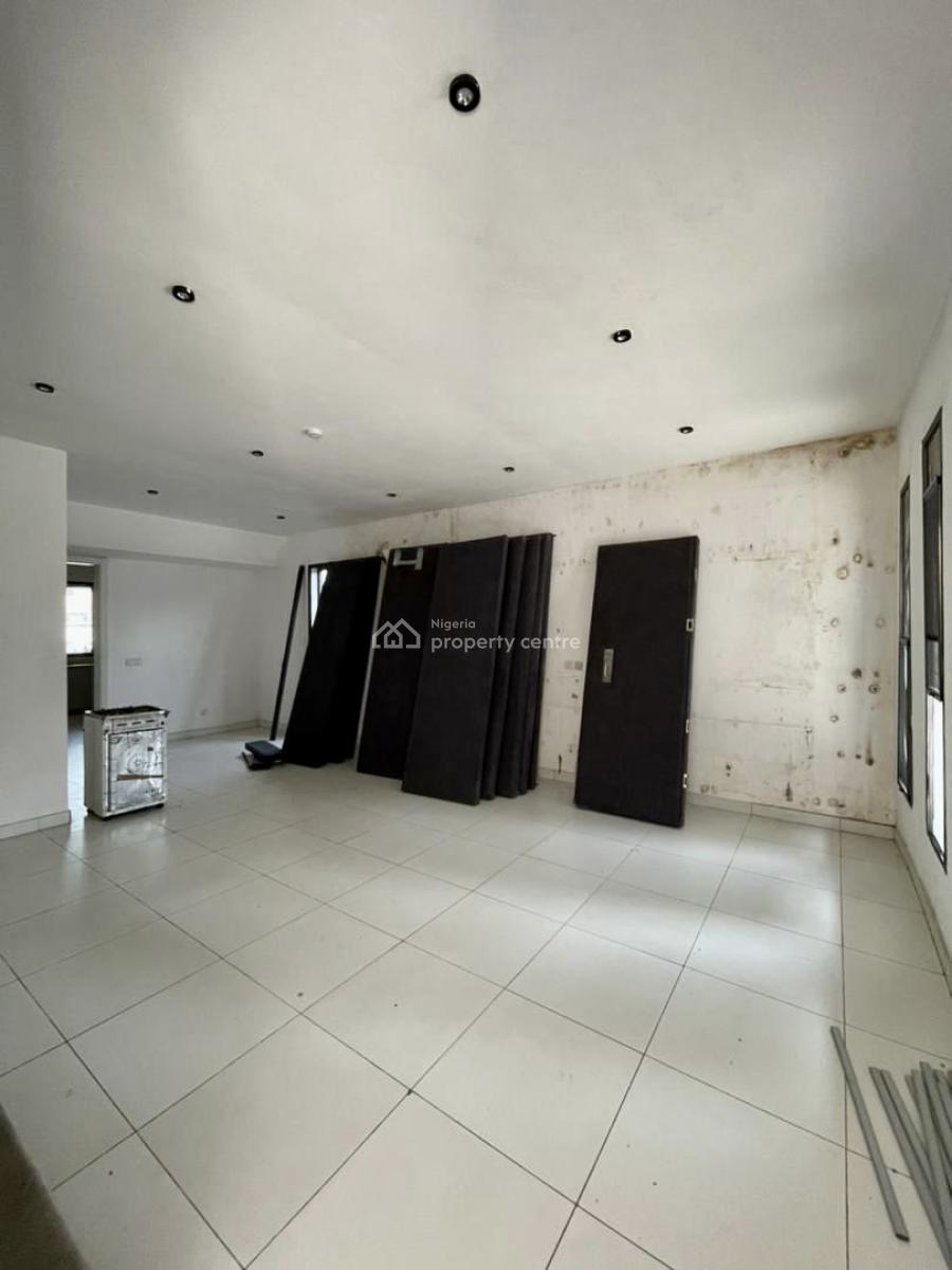 Exquisite Newly Renovated 4 Bedroom Maisonette, Ologolo, Lekki, Lagos, Flat / Apartment for Rent