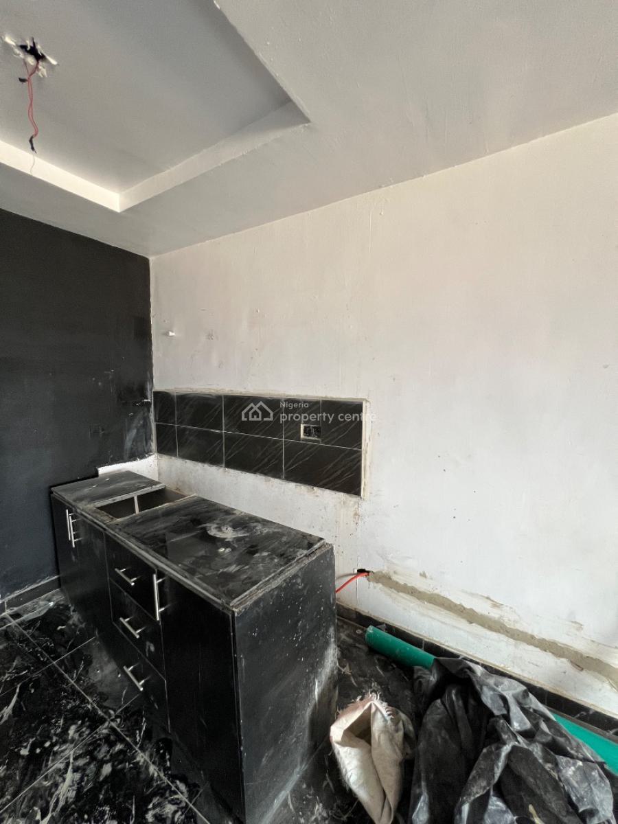 Renovated 2 Bedroom Apartments, Osapa, Osapa, Lekki, Lagos, Flat / Apartment for Rent