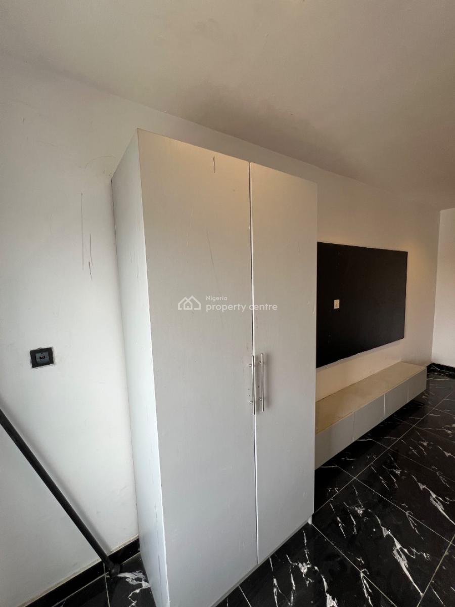 Renovated 2 Bedroom Apartments, Osapa, Osapa, Lekki, Lagos, Flat / Apartment for Rent