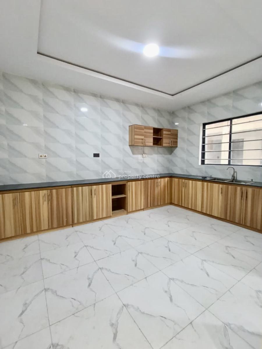 Exquisite and Spacious 3 Bedroom Apartment, New Road-chevron Axis ( Very Beautiful and Secured Estate), Lekki, Lagos, Flat / Apartment for Rent