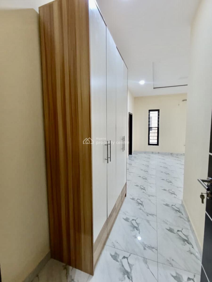 Exquisite and Spacious 3 Bedroom Apartment, New Road-chevron Axis ( Very Beautiful and Secured Estate), Lekki, Lagos, Flat / Apartment for Rent