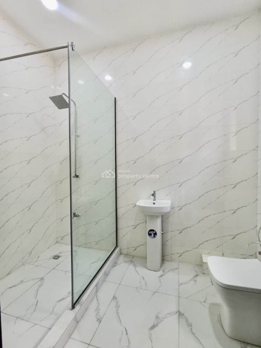 Exquisite and Spacious 3 Bedroom Apartment, New Road-chevron Axis ( Very Beautiful and Secured Estate), Lekki, Lagos, Flat / Apartment for Rent