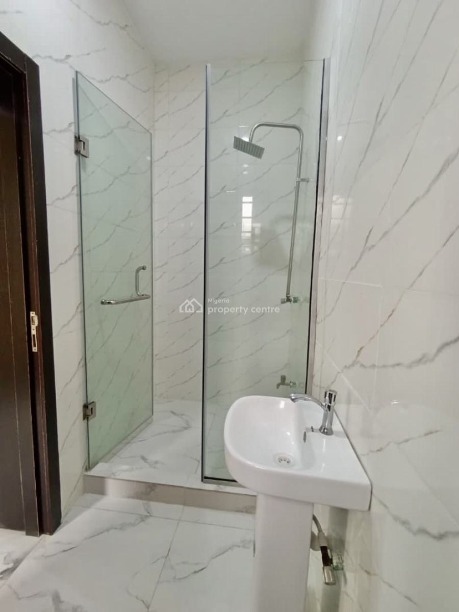 Exquisite and Spacious 3 Bedroom Apartment, New Road-chevron Axis ( Very Beautiful and Secured Estate), Lekki, Lagos, Flat / Apartment for Rent