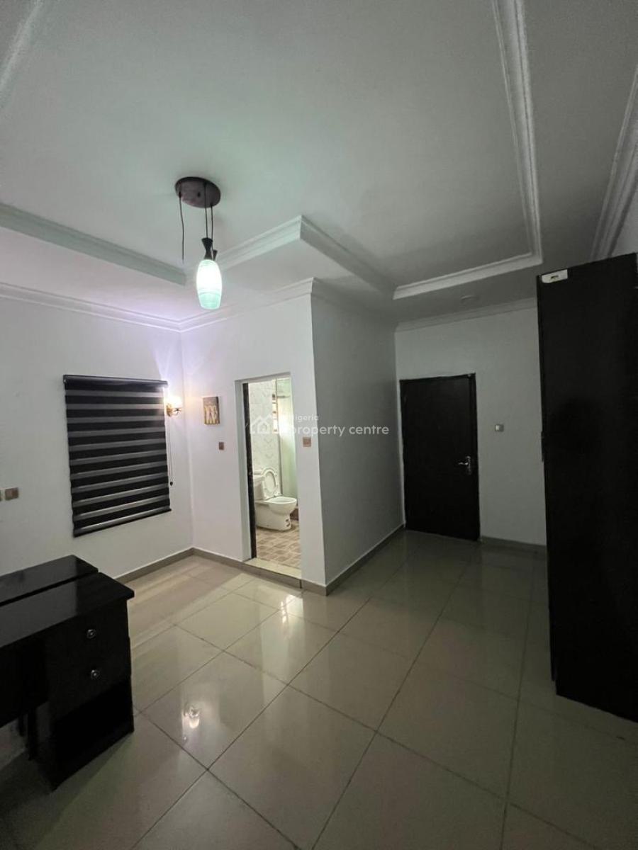 Clean and Spacious Masters Bedroom in a Duplex, Orchid Road, Lekki, Lagos, Self Contain (single Rooms) for Rent