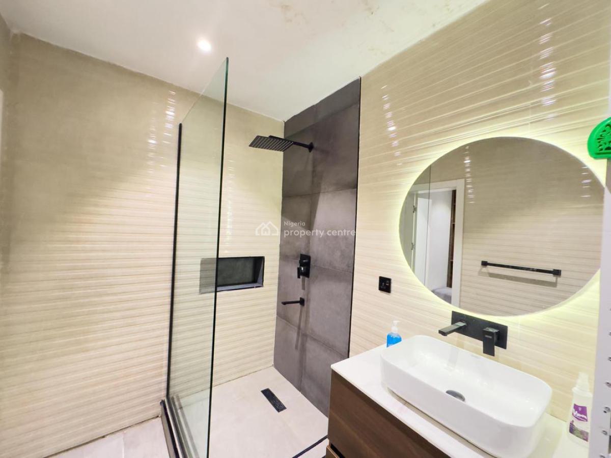 Well Furnished 2 Bedroom Apartment with Exclusive Facilities, Well Furnished 2 Bedroom Apartment with Exclusive Features, Lekki Phase 1, Lekki, Lagos, Flat / Apartment Short Let