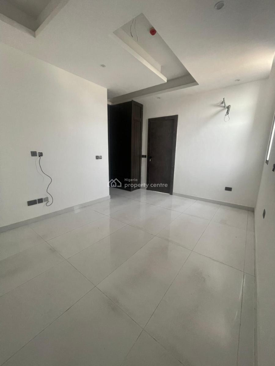 3 Bedroom  Penthouse Apartmrnt Smart in a Serene Estate with Bq, Lekki, Lagos, Block of Flats for Sale