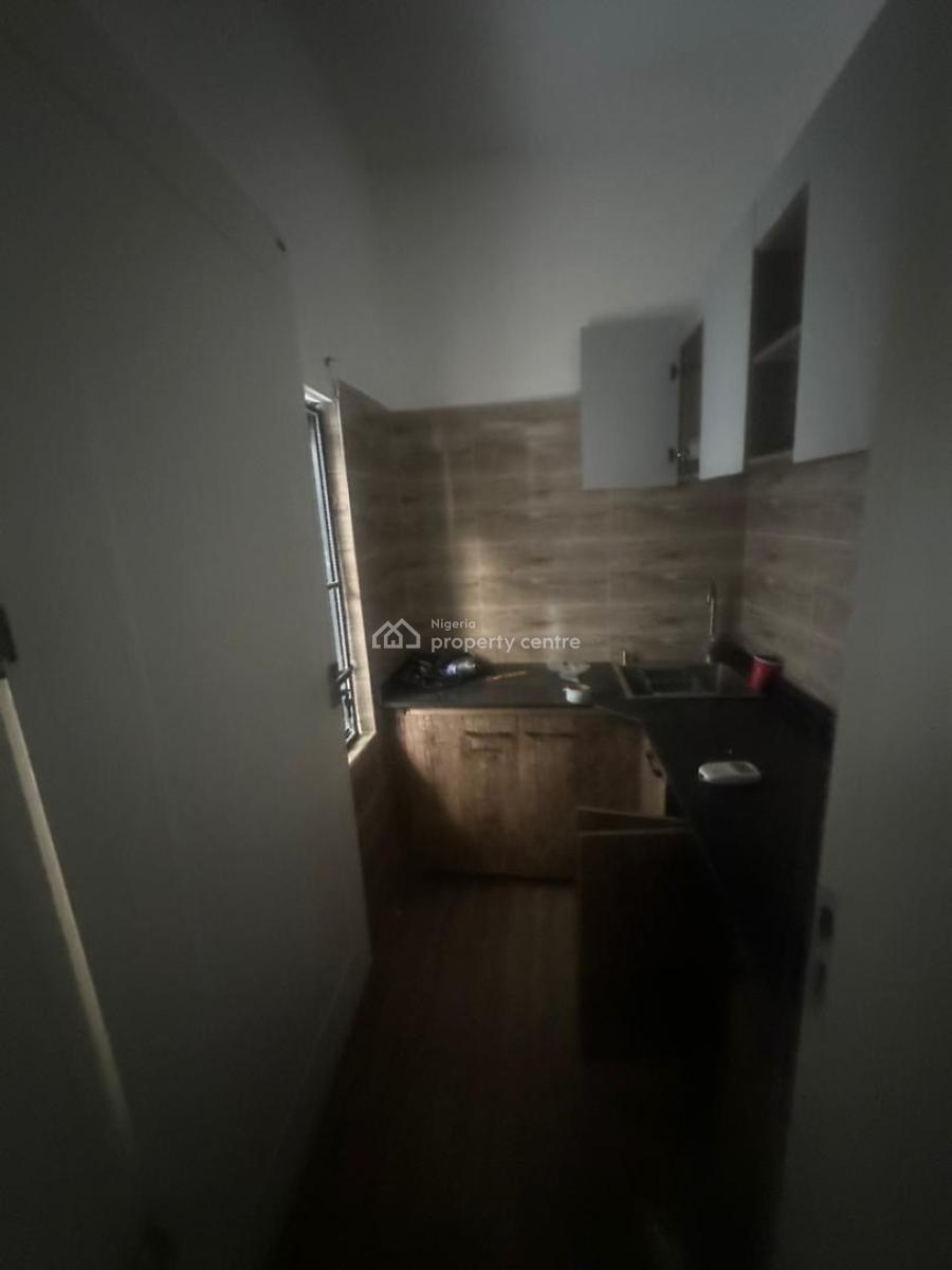 Standard Mini Flat Available in Victoria Island, Victoria Island (vi), Lagos, Mini Flat (room and Parlour) for Rent