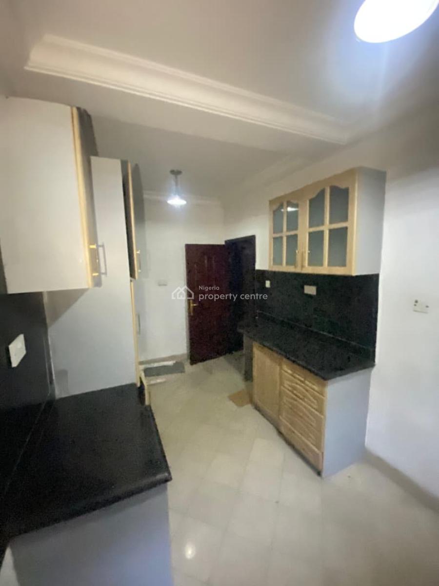 a Very Spacious and Lovely 3 Bedroom Apartment, Osapa, Lekki, Lagos, Flat / Apartment for Rent