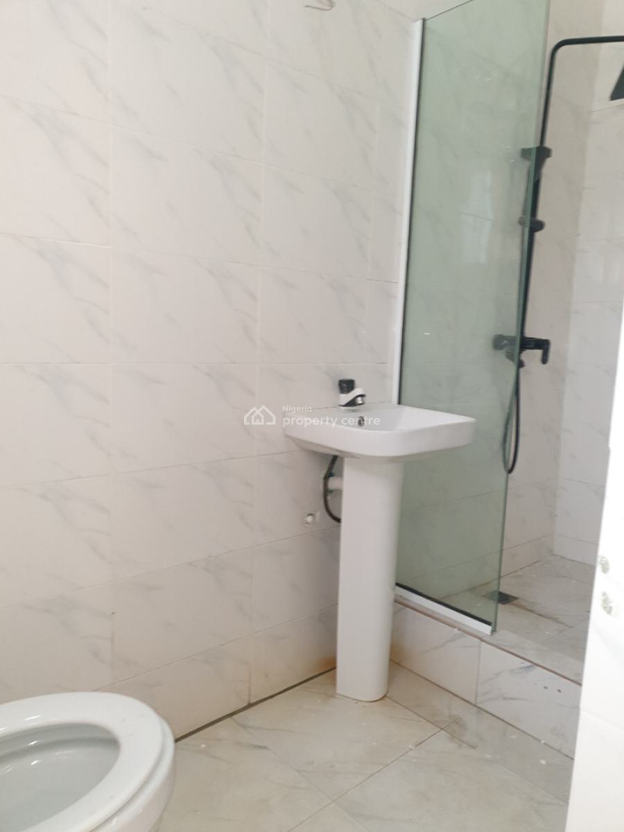 Spacious Service 2bedroom Flat with Bq, Spg Ologolo, Lekki, Lagos, Flat / Apartment for Rent