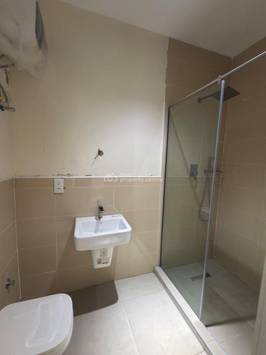 Excellent 2 Bedroom Apartment Within a Serene Environment, Lekki Phase 1, Lekki, Lagos, Flat / Apartment for Sale