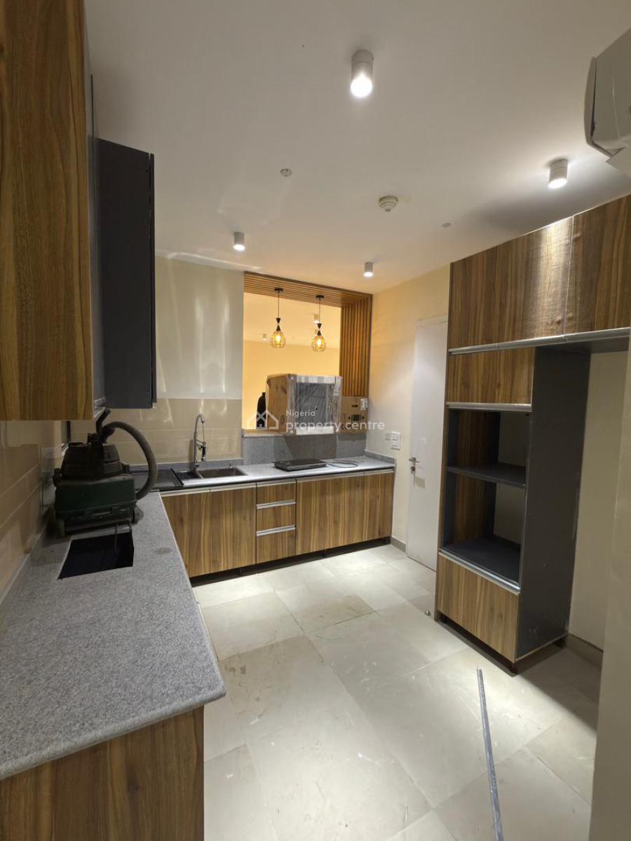 Excellent 2 Bedroom Apartment Within a Serene Environment, Lekki Phase 1, Lekki, Lagos, Flat / Apartment for Sale