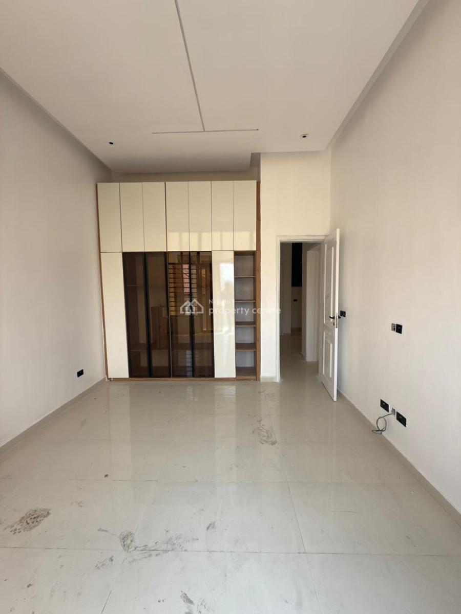 Aesthetically Pleasing 3 Bedroom Apartment with a Gym,pool, Lekki Phase 1, Lekki, Lagos, Flat / Apartment for Sale