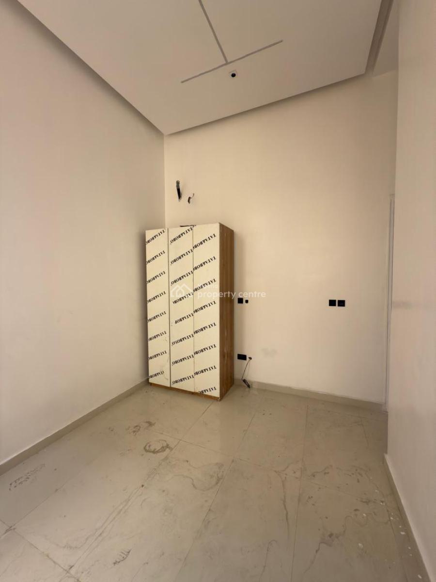 Aesthetically Pleasing 3 Bedroom Apartment with a Gym,pool, Lekki Phase 1, Lekki, Lagos, Flat / Apartment for Sale