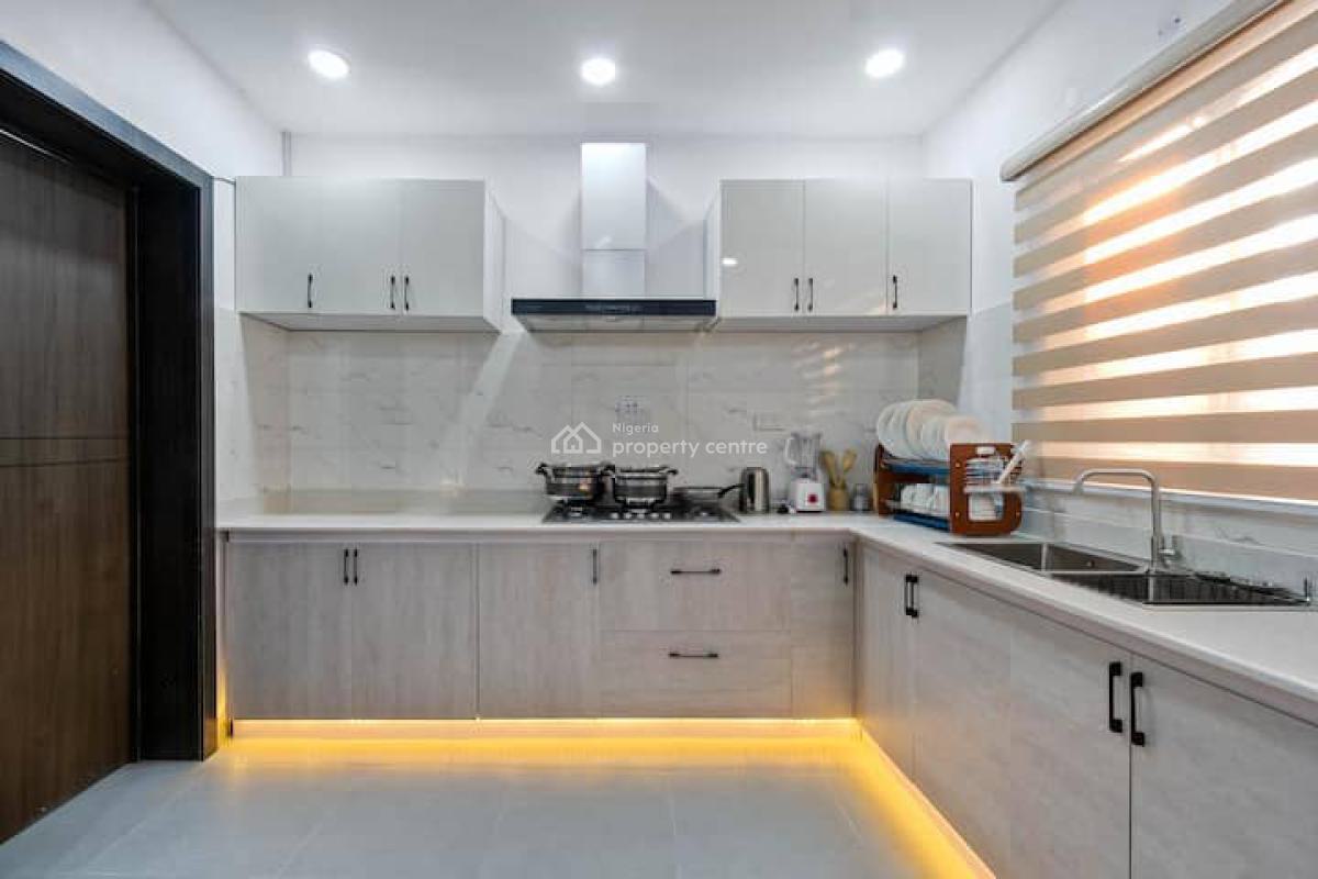 3 Bedroom Apartment, Lekki Phase 1, Lekki, Lagos, Flat / Apartment Short Let