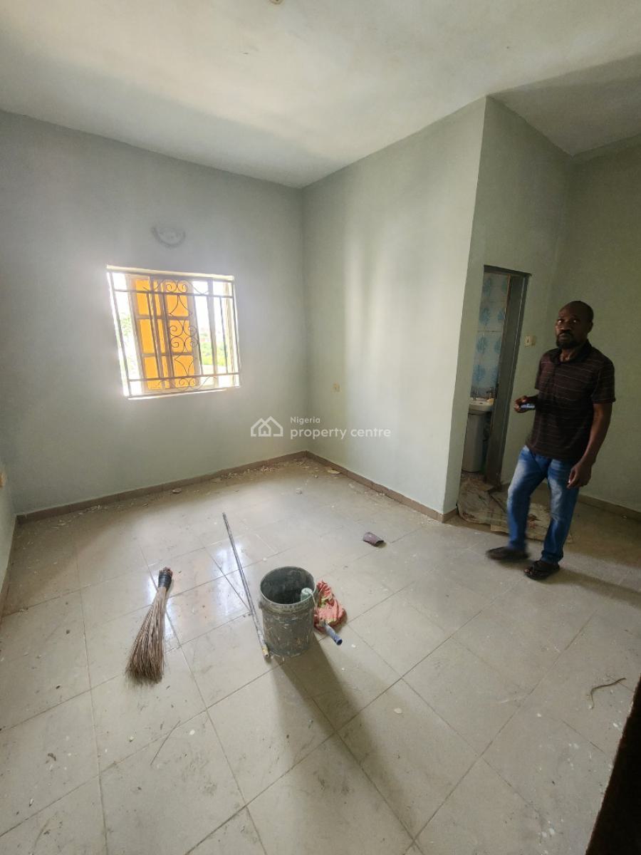 Luxury Two Bedroom Block of Flat, News Engineering, Dawaki, Gwarinpa, Abuja, Flat / Apartment for Rent