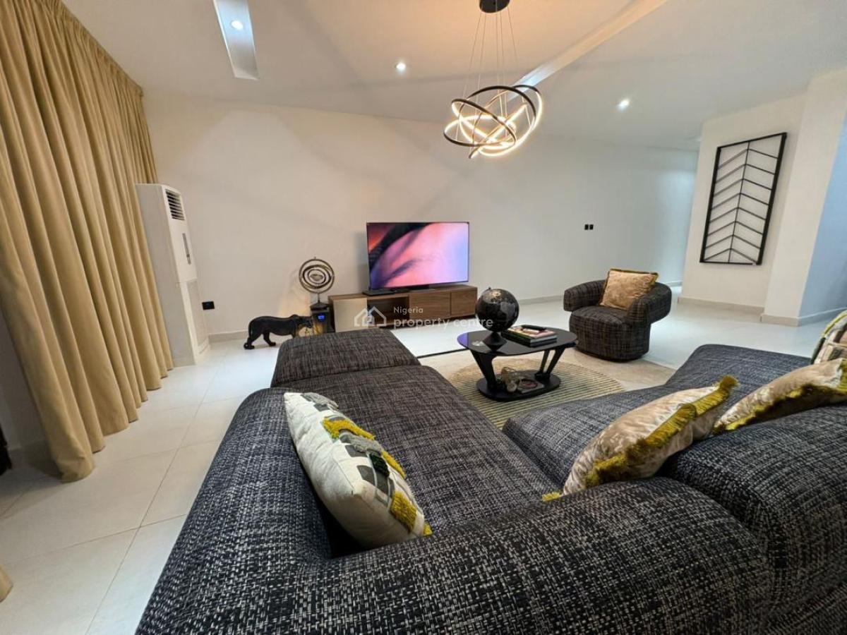 Luxury 3 Bedroom Apartment  with Ps5 (fifa 24, Cod) Snooker  Starlink, Lekki Phase 1, Lekki, Lagos, Flat / Apartment Short Let