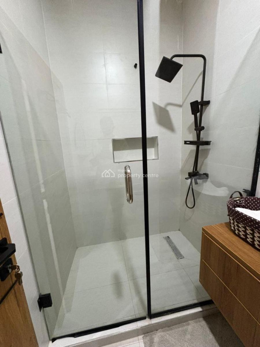 Luxury 3 Bedroom Apartment  with Ps5 (fifa 24, Cod) Snooker  Starlink, Lekki Phase 1, Lekki, Lagos, Flat / Apartment Short Let