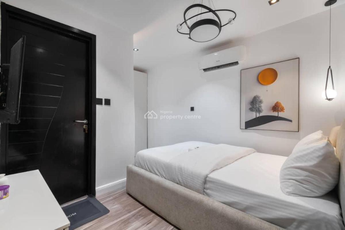Newly Launched 2 Bedroom with Ps5, Swimming Pool, and Board Games., Lekki Phase 1, Lekki, Lagos, Flat / Apartment Short Let