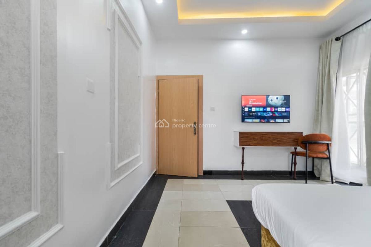 Book This  Cute  and Luxurious 3 Bedroom Apartment Self Compound with, Victoria Island (vi), Lagos, Flat / Apartment Short Let