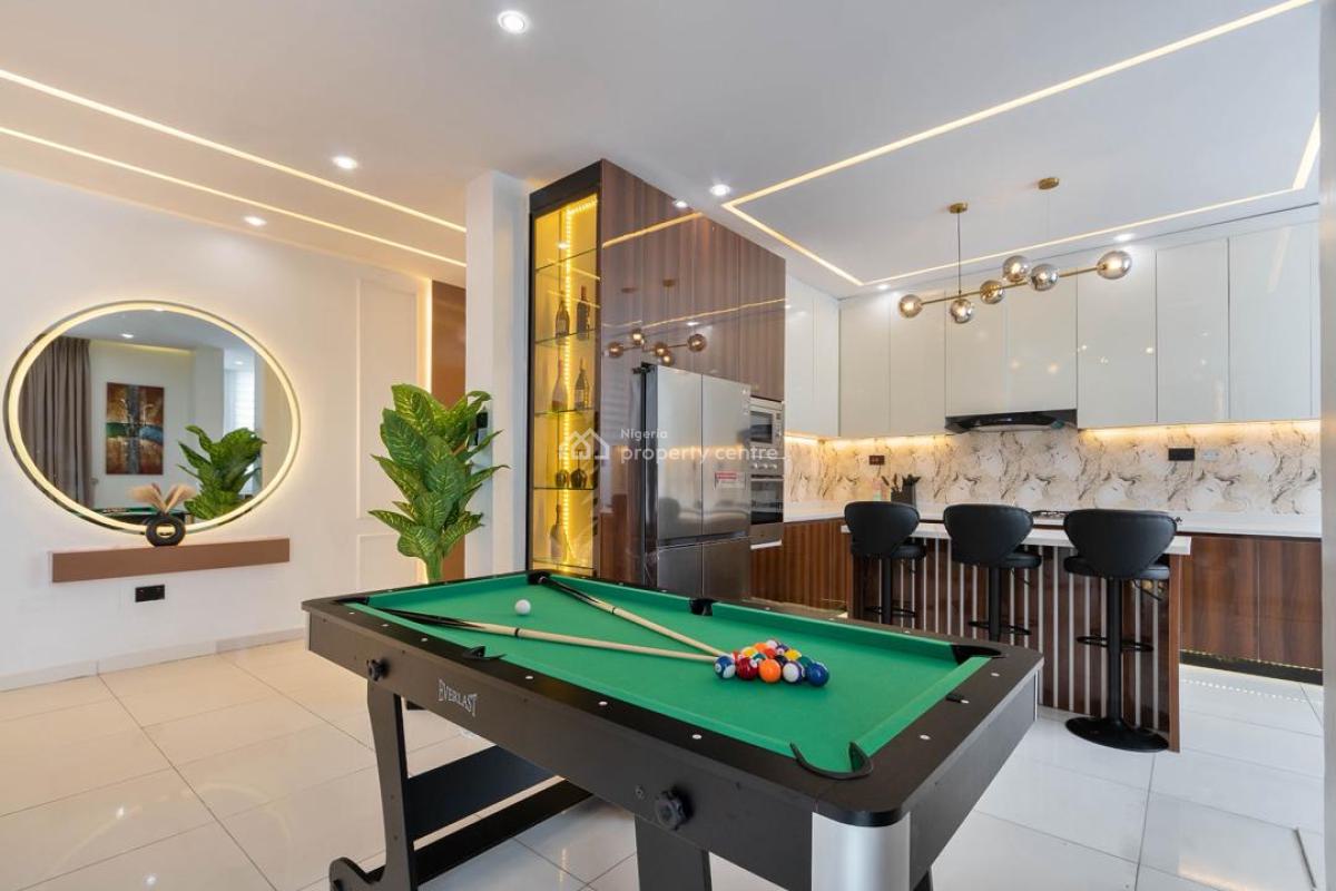 Book This  Cute  and Luxurious 3 Bedroom Apartment Self Compound with, Ikoyi, Lagos, Flat / Apartment Short Let