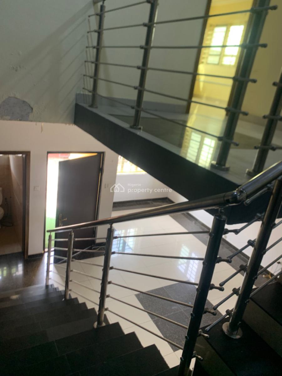 Well Maintained and Massive 3bed Room Duplex, Maple Court , Orchid Road Lekki, Lekki Expressway, Lekki, Lagos, Terraced Duplex for Rent