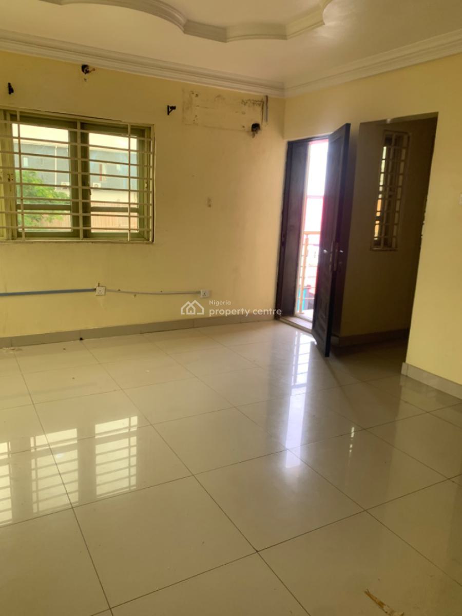 Well Maintained and Massive 3bed Room Duplex, Maple Court , Orchid Road Lekki, Lekki Expressway, Lekki, Lagos, Terraced Duplex for Rent