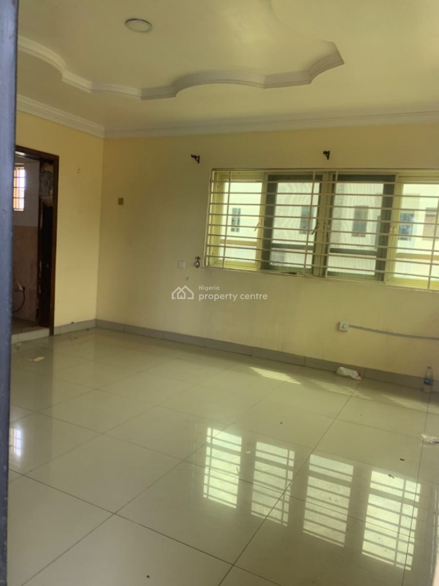 Well Maintained and Massive 3bed Room Duplex, Maple Court , Orchid Road Lekki, Lekki Expressway, Lekki, Lagos, Terraced Duplex for Rent