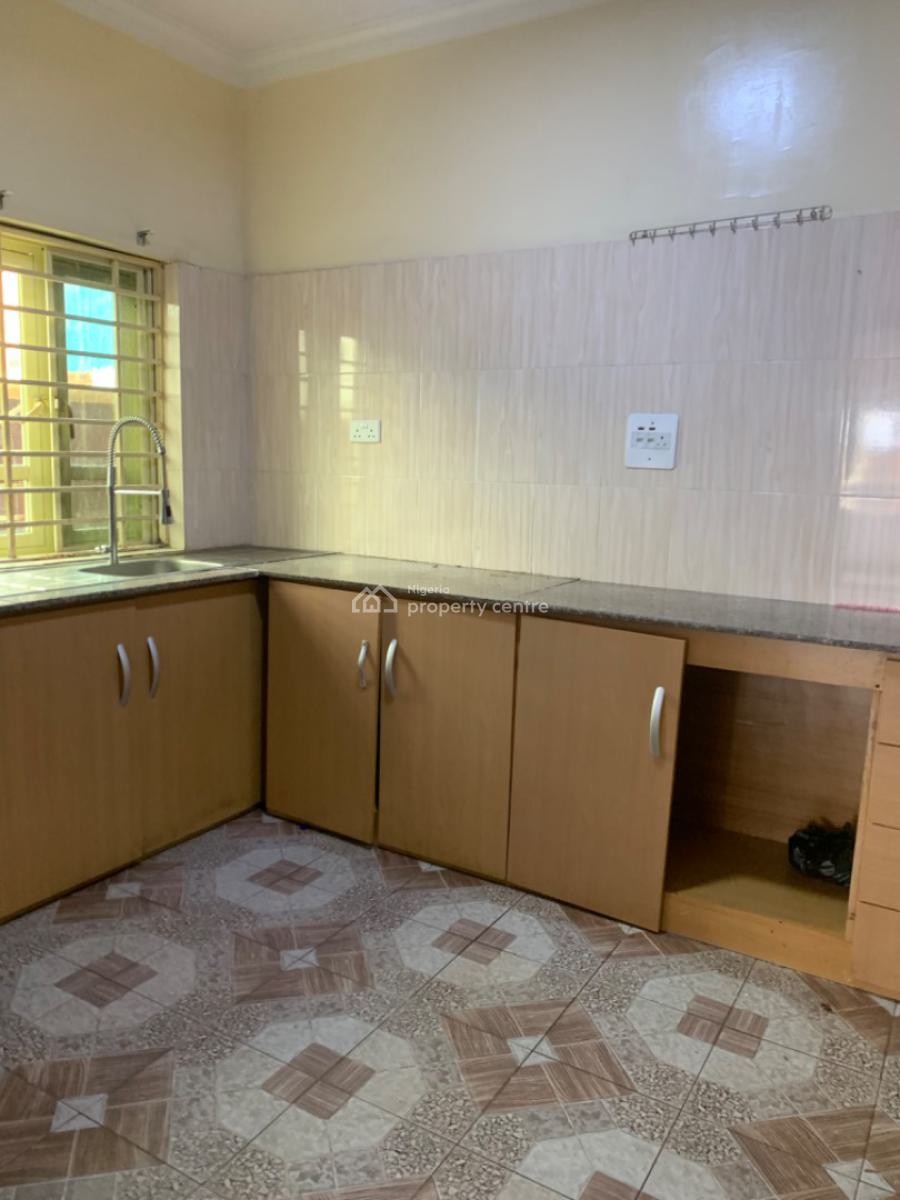 Well Maintained and Massive 3bed Room Duplex, Maple Court , Orchid Road Lekki, Lekki Expressway, Lekki, Lagos, Terraced Duplex for Rent