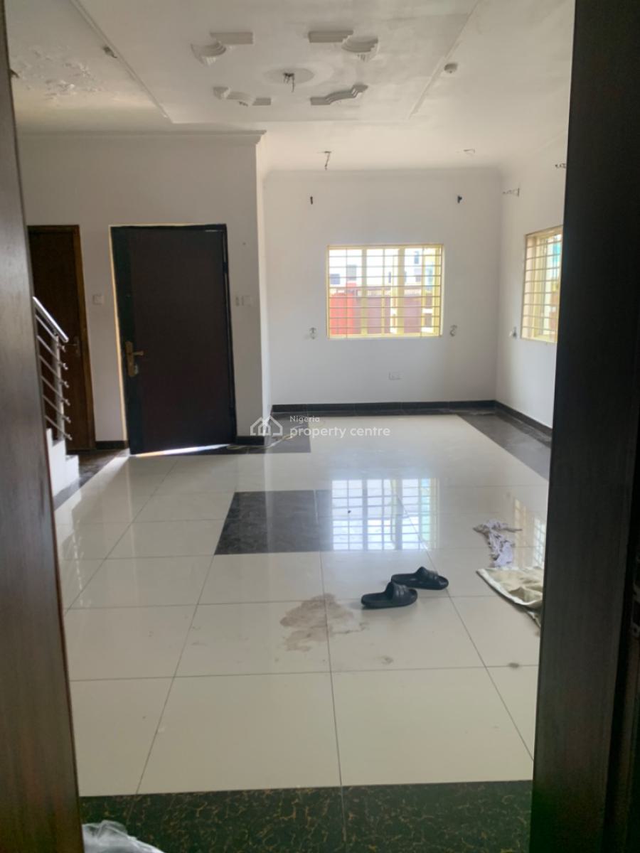 Well Maintained and Massive 3bed Room Duplex, Maple Court , Orchid Road Lekki, Lekki Expressway, Lekki, Lagos, Terraced Duplex for Rent