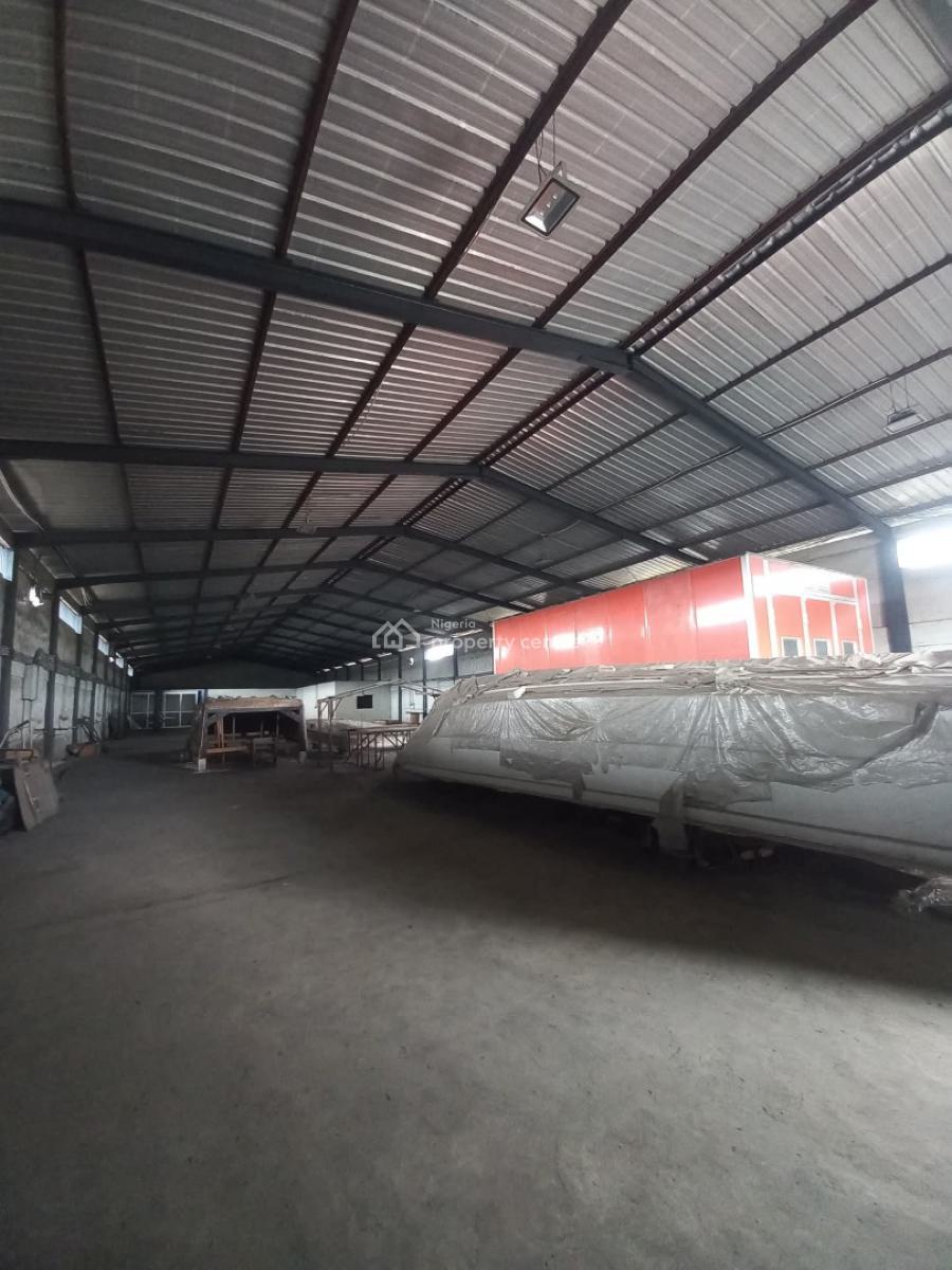Standard Warehouse in a Well Located Environment, Peter Odili Road Trans Amadi, Trans Amadi, Port Harcourt, Rivers, Warehouse for Sale