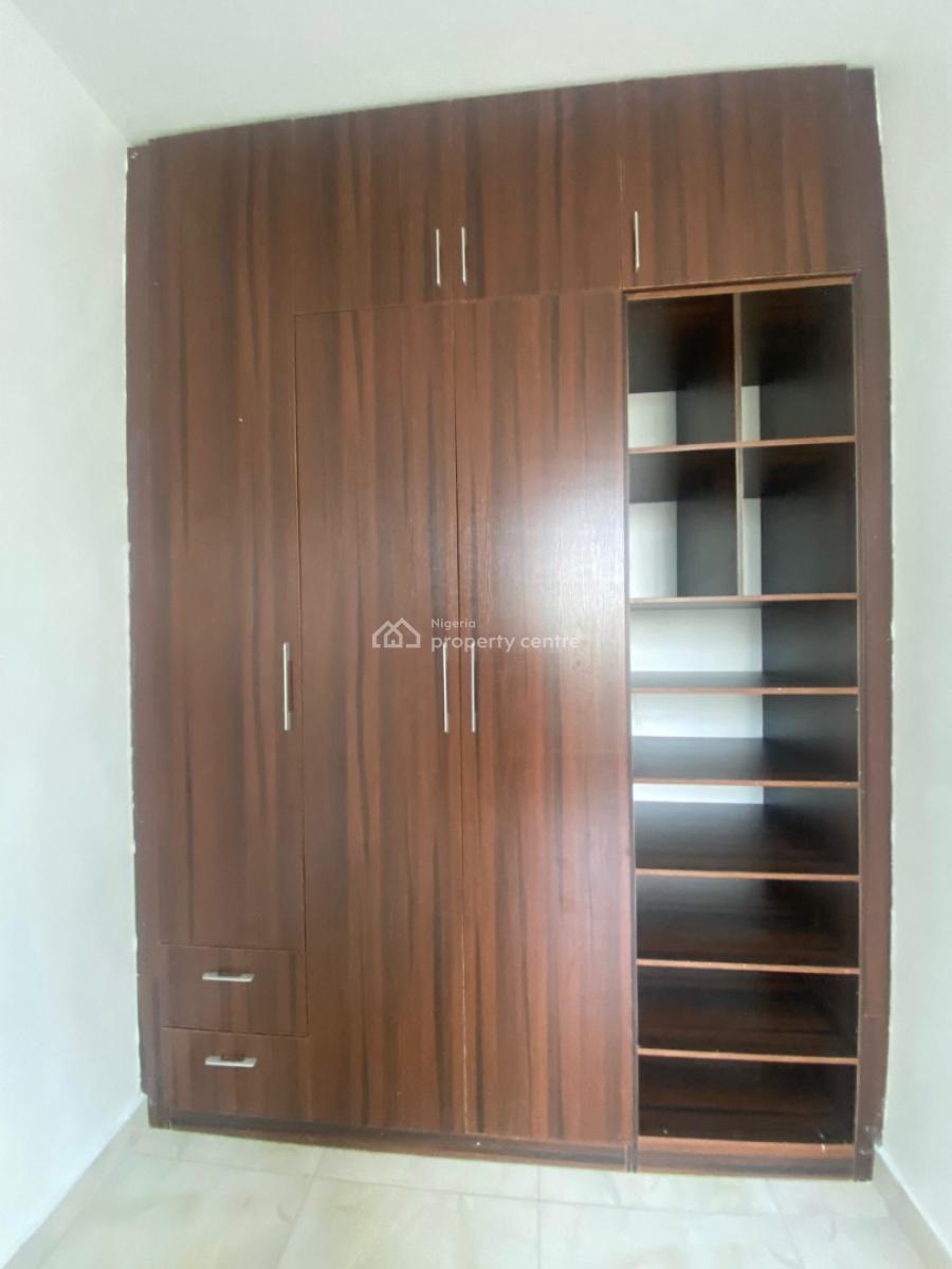 Comfortable Living! 2-bedroom Apartment with Ac & 24/7 Security, Ikate, Lekki, Lagos, Flat / Apartment for Sale