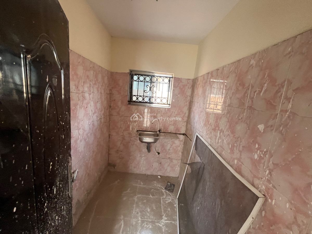 Excellent Mini Flat, Gra Phase 1, Magodo, Lagos, Mini Flat (room and Parlour) for Rent