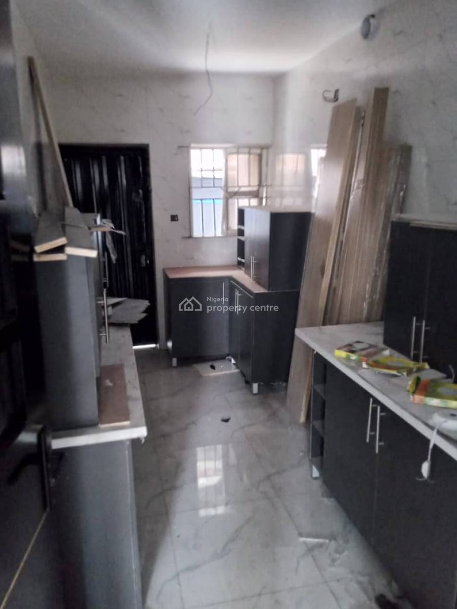 Very Lovely 3 Bedroom Flat, Gra Phase 1, Magodo, Lagos, Flat / Apartment for Rent