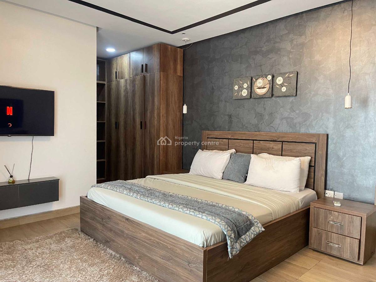 Lovely Three Bedroom Apartment on 1st Floor with Gym, Pool & Snooker, Located at Admiralty Way, Lekki Phase 1, Lekki, Lagos, Flat / Apartment Short Let