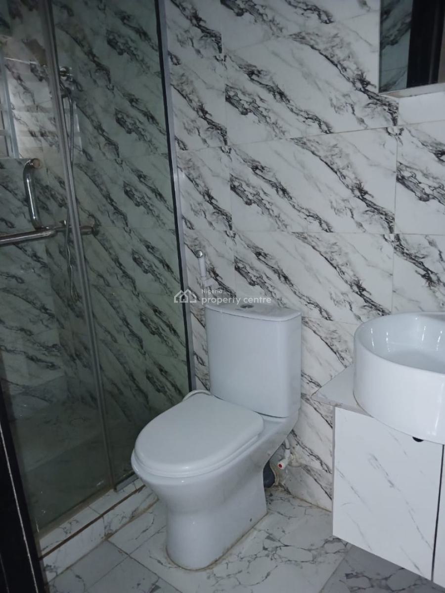 Decent and Spacious 2 Bedroom Apartment, Ogudu, Lagos, Flat / Apartment for Rent