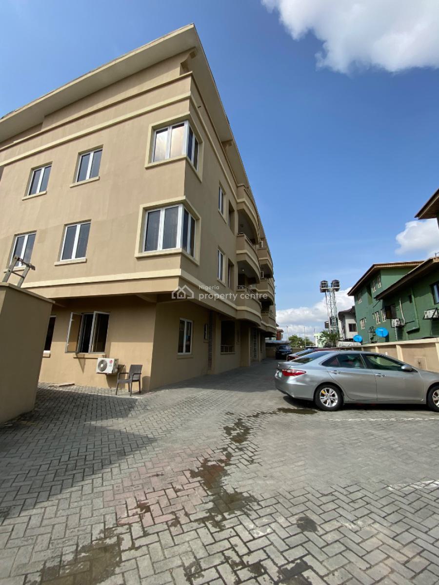 Luxury 3bedroom Penthouse with Bq, Elf, Lekki Phase 1, Lekki, Lagos, Flat / Apartment for Rent