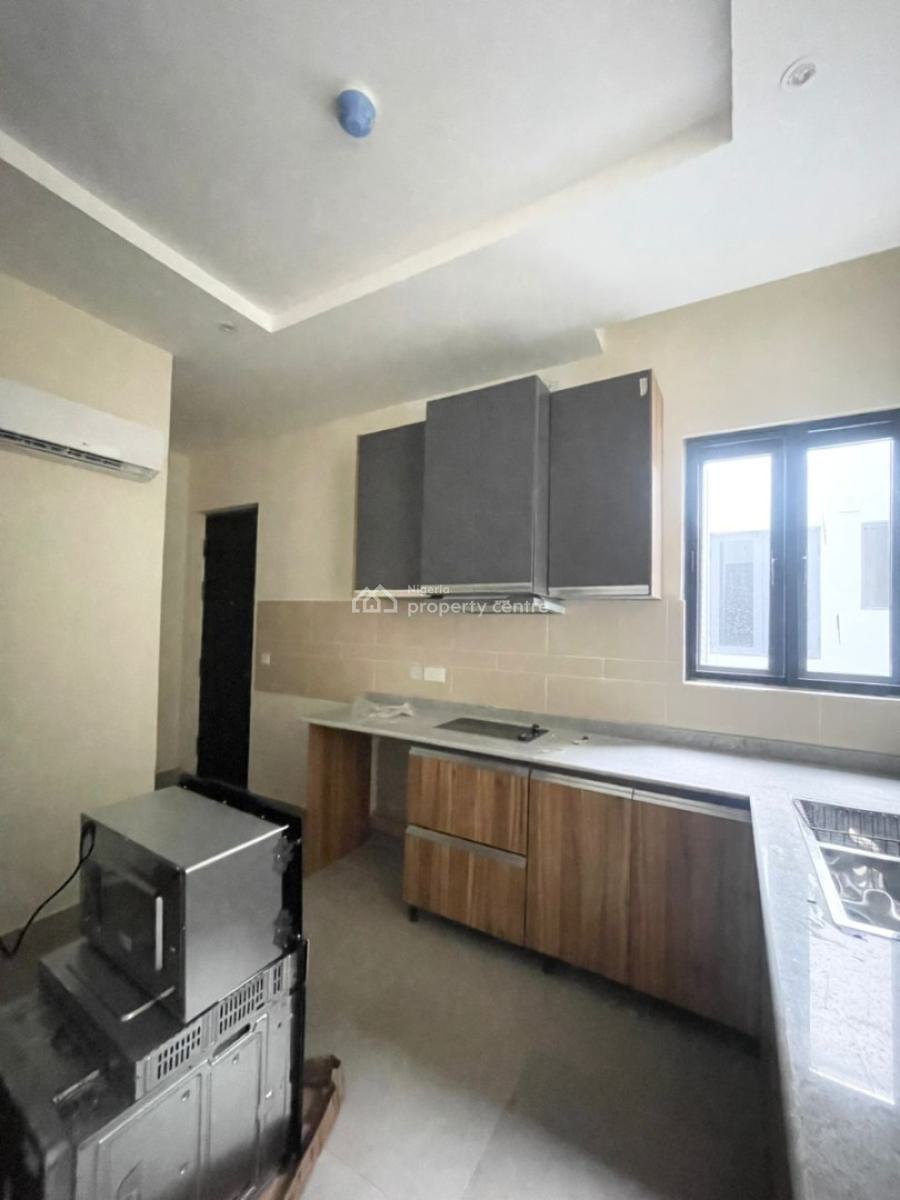 Classic 3 Bedroom Apartment with Pool and Gym  in a Secure Estate, Lekki Phase 1, Lekki, Lagos, Flat / Apartment for Sale