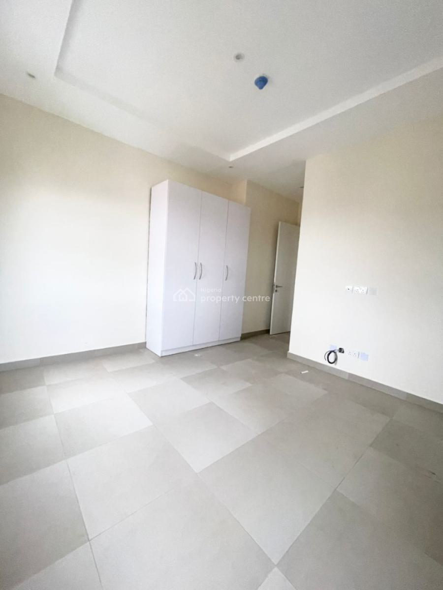 Classic 3 Bedroom Apartment with Pool and Gym  in a Secure Estate, Lekki Phase 1, Lekki, Lagos, Flat / Apartment for Sale