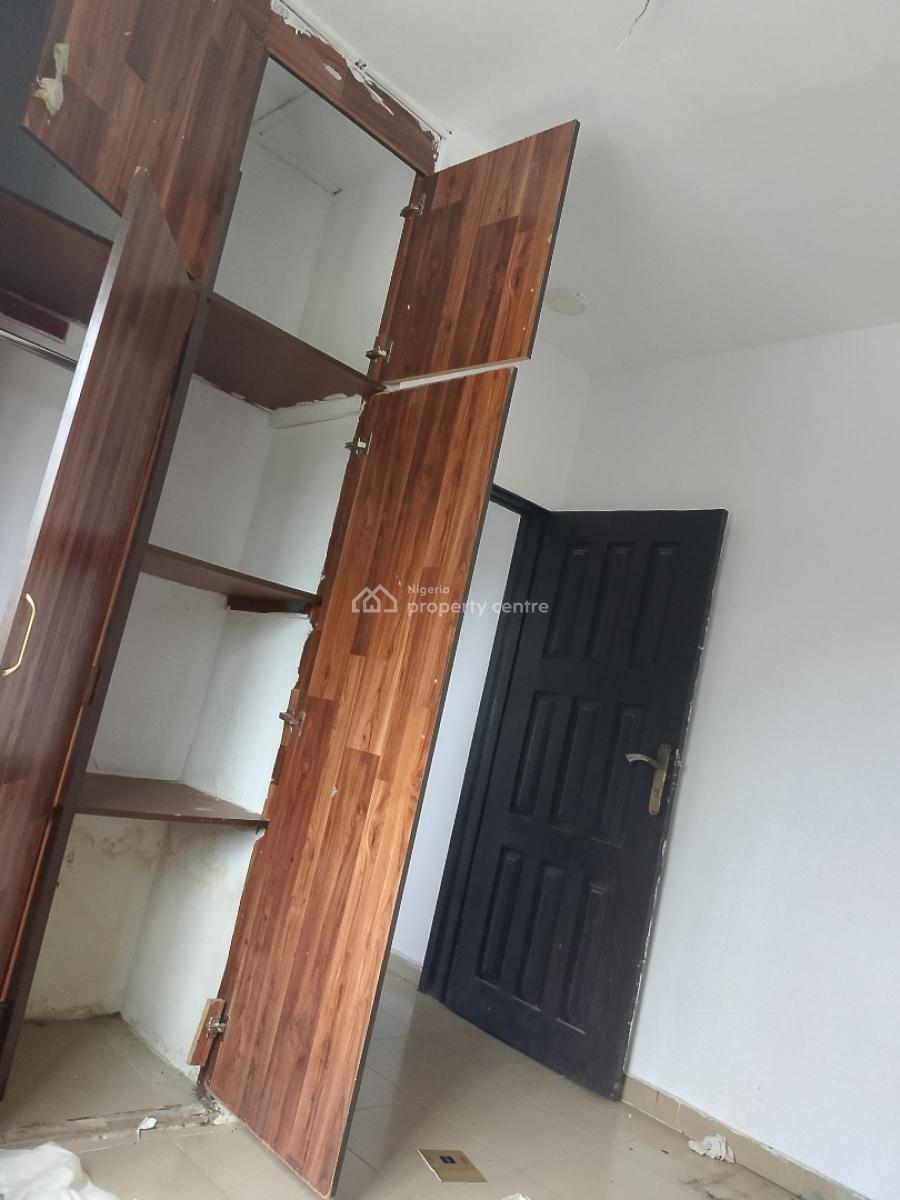 2 Bedroom Apartment Upstairs, Ologolo Lekki, Lekki, Lagos, Flat / Apartment for Rent