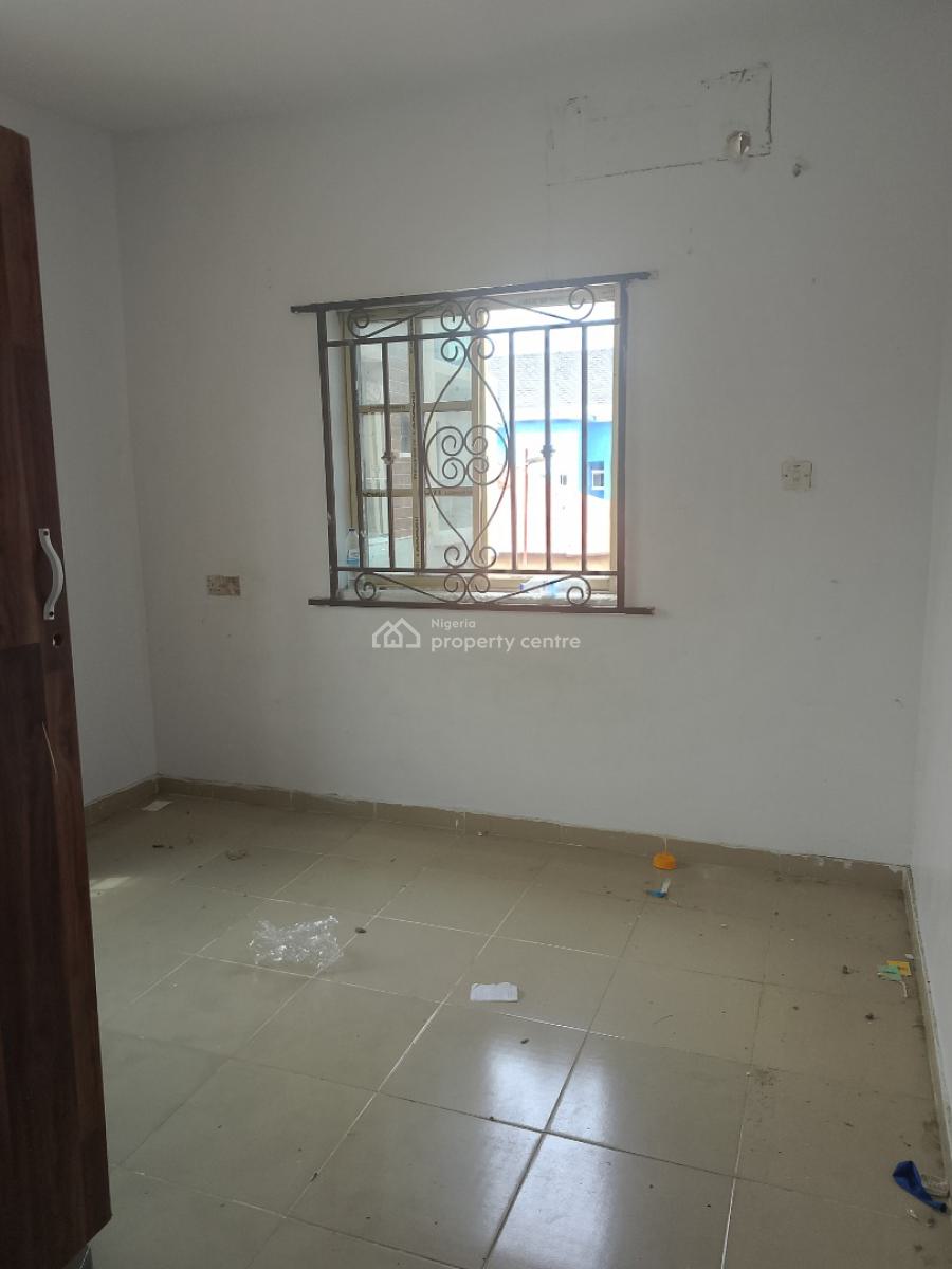 2 Bedroom Apartment Upstairs, Ologolo Lekki, Lekki, Lagos, Flat / Apartment for Rent