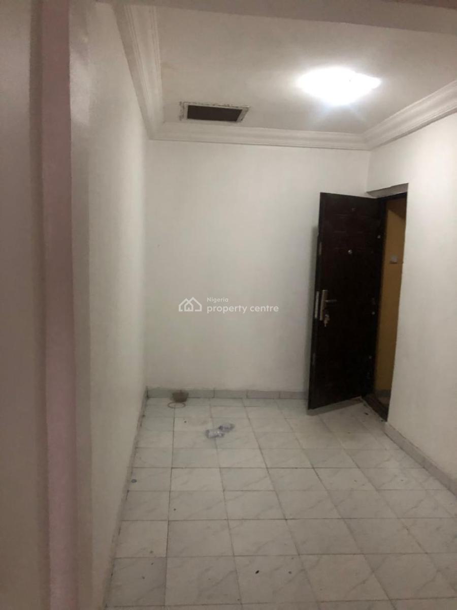 1 Bedroom Apartment, Lekki Phase 1, Lekki, Lagos, Mini Flat (room and Parlour) for Rent