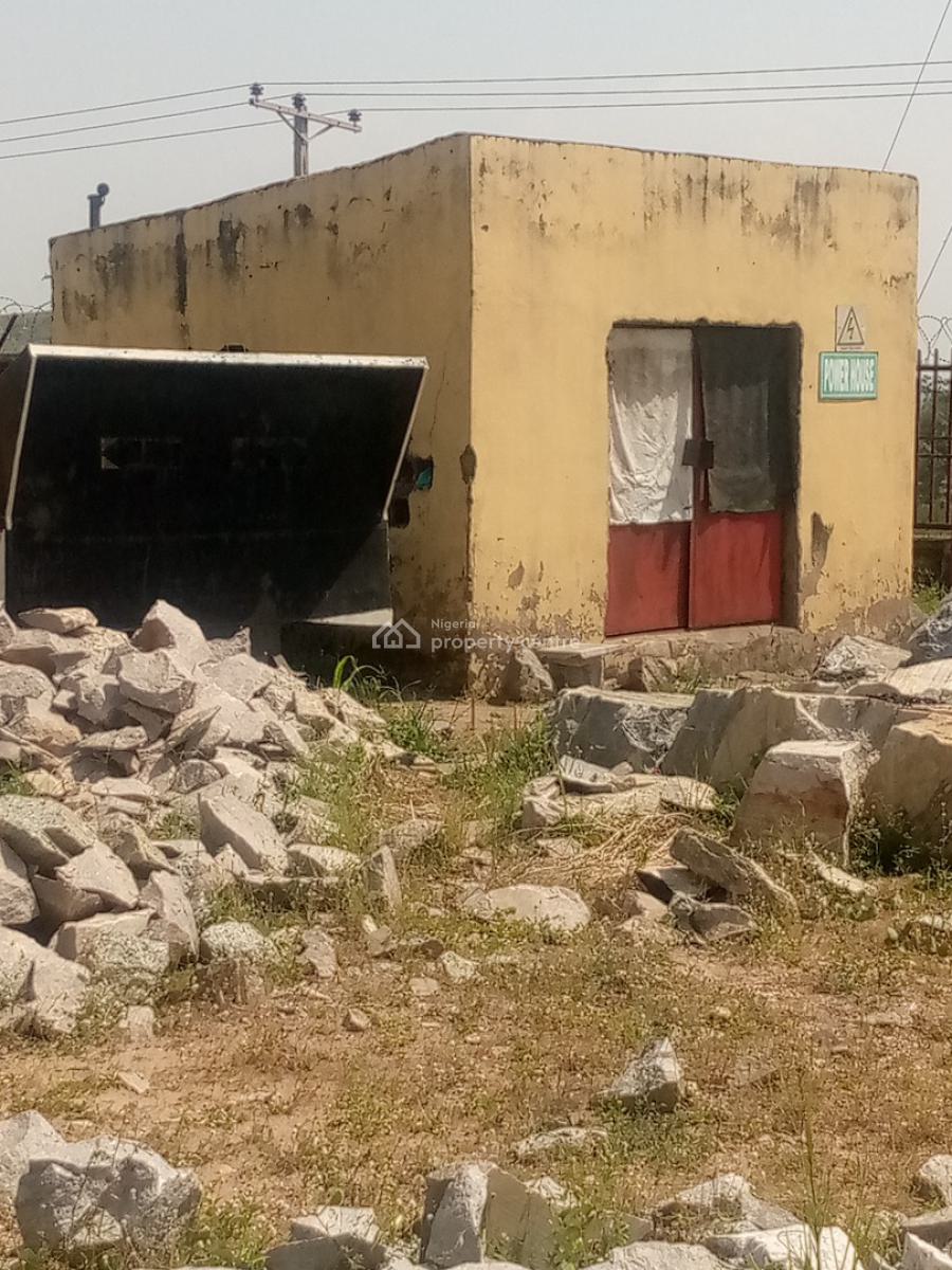 Standard Concrete Warehouse, Deide Kubwa Express, Kubwa, Abuja, Warehouse for Rent