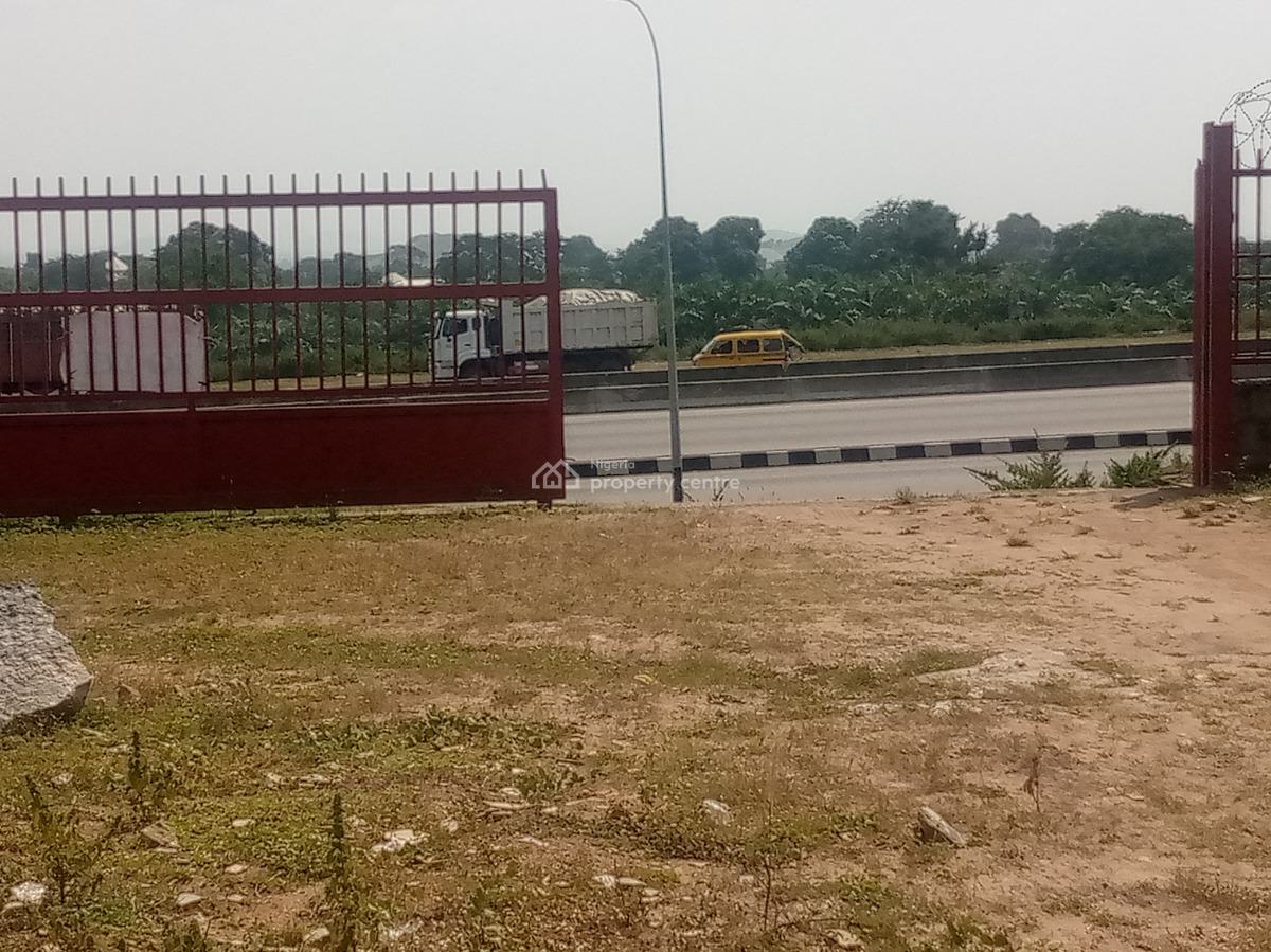 Standard Concrete Warehouse, Deide Kubwa Express, Kubwa, Abuja, Warehouse for Rent