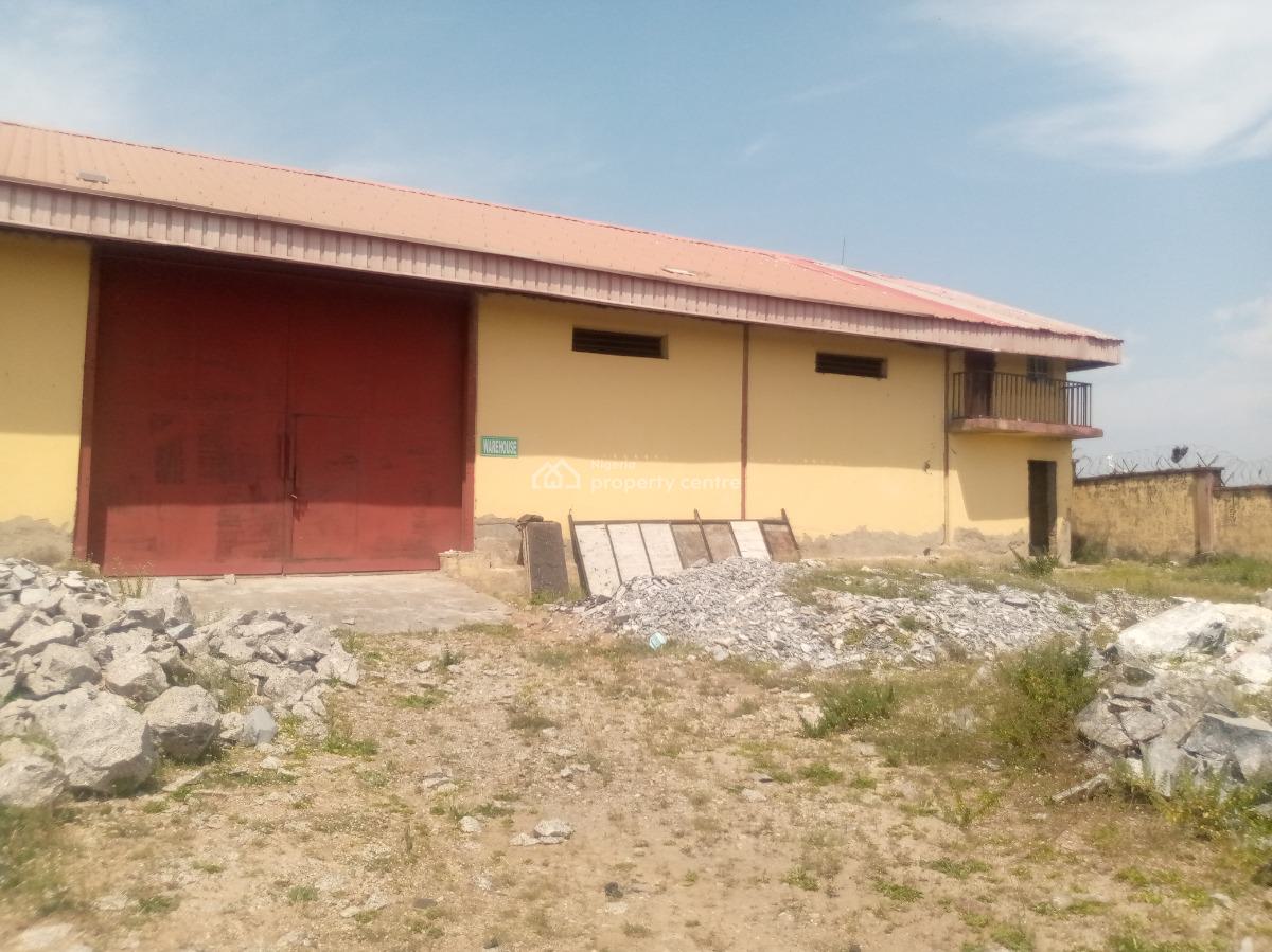 Standard Concrete Warehouse, Deide Kubwa Express, Kubwa, Abuja, Warehouse for Rent