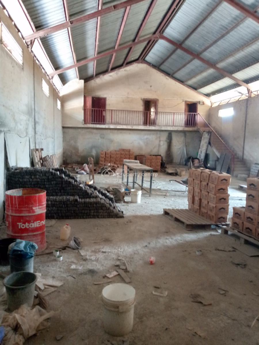 Standard Concrete Warehouse, Deide Kubwa Express, Kubwa, Abuja, Warehouse for Rent