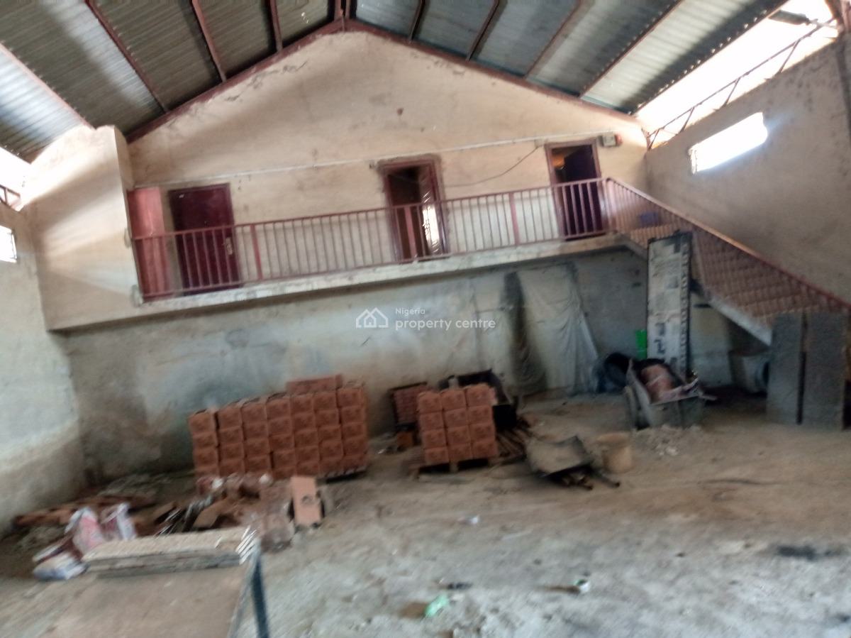 Standard Concrete Warehouse, Deide Kubwa Express, Kubwa, Abuja, Warehouse for Rent