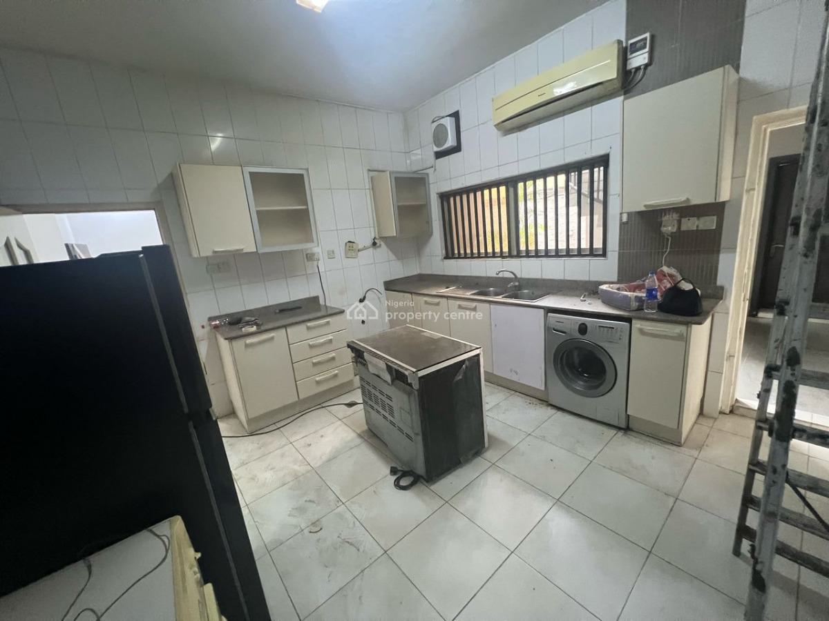 Luxury 3 Bedroom Apartment with Bq, Lekki Phase 1, Lekki, Lagos, Flat / Apartment for Rent