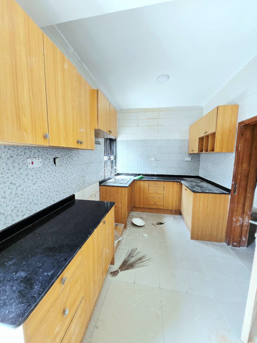 3 Bedroom Duplex, Lekki Phase 1, Lekki, Lagos, Office Space for Rent